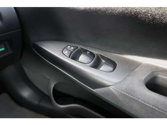 シルフィ 1.8 G ナビTV バックモニター ドラレコ キーレスエントリー サイドエアB 点検記録簿 スマートキー バックカメラ ドライブレコーダー 盗難防止システム ETC 1オーナー アルミ ABS メモリーナビ オートエアコン エアバッグ ナビTV(17枚目)