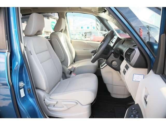 セレナ ２．０　Ｘ　Ｖセレクション　プロパイ　ナビＴＶ　両側オート　ＡＶＭ　レーンキープ　オートクルーズ　インテリキー　ＥＴＣ　ワンオーナー　アイドリングストップ　盗難防止システム　Ｂカメラ　ナビＴＶ　ＡＢＳ　助手席エアバック　ＡＡＣ　キーフリー　ＰＳ　ワンセグ（17枚目）