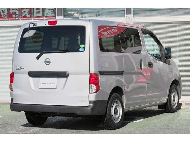 ＮＶ２００バネットバン １．６　ＤＸ　５人乗　ＦＭＡＭラジオ　ＥＴＣ　ドラレコ　ドラレコ　点検記録簿　パワーステアリング　エアバック　マニュアルエアコン　ＡＢＳ　キーフリー　フロントパワーウインドウ　１オ－ナ－　ＥＴＣ付き　ＷエアＢ（5枚目）