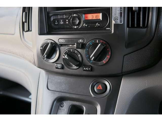ＮＶ２００バネットバン １．６　ＤＸ　５人乗　ＦＭＡＭラジオ　ＥＴＣ　ドラレコ　ドラレコ　点検記録簿　パワーステアリング　エアバック　マニュアルエアコン　ＡＢＳ　キーフリー　フロントパワーウインドウ　１オ－ナ－　ＥＴＣ付き　ＷエアＢ（14枚目）