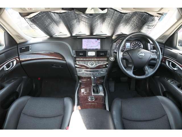 フーガハイブリッド ３．５　Ａパッケージ　ナビＴＶ　キセノン　クルコン　ＢＳモニタ　サイドカメラ　オートクルーズ　ＥＴＣ　ドラレコ　ＨＤＤナビ　アルミ　盗難防止システム　キーフリー　アイドリングストップ　オートエアコン　インテリジェントキ－　Ｂカメラ（4枚目）