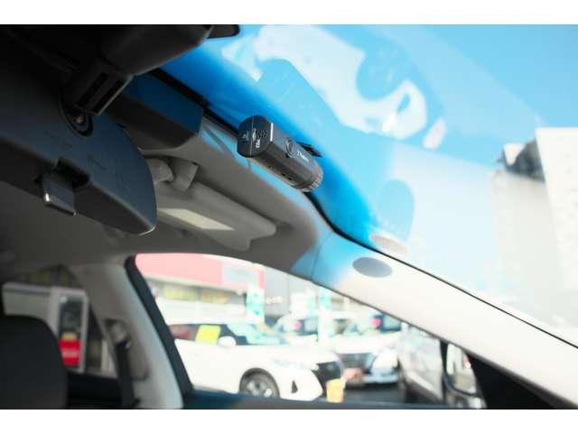 フーガハイブリッド ３．５　Ａパッケージ　ナビＴＶ　キセノン　クルコン　ＢＳモニタ　サイドカメラ　オートクルーズ　ＥＴＣ　ドラレコ　ＨＤＤナビ　アルミ　盗難防止システム　キーフリー　アイドリングストップ　オートエアコン　インテリジェントキ－　Ｂカメラ（7枚目）