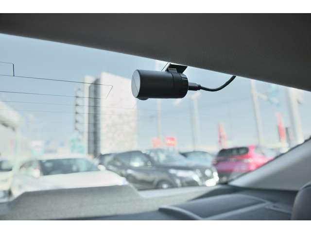 フーガハイブリッド ３．５　Ａパッケージ　ナビＴＶ　キセノン　クルコン　ＢＳモニタ　サイドカメラ　オートクルーズ　ＥＴＣ　ドラレコ　ＨＤＤナビ　アルミ　盗難防止システム　キーフリー　アイドリングストップ　オートエアコン　インテリジェントキ－　Ｂカメラ（8枚目）