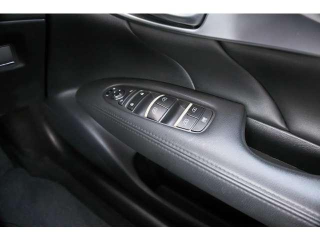 フーガハイブリッド ３．５　Ａパッケージ　ナビＴＶ　キセノン　クルコン　ＢＳモニタ　サイドカメラ　オートクルーズ　ＥＴＣ　ドラレコ　ＨＤＤナビ　アルミ　盗難防止システム　キーフリー　アイドリングストップ　オートエアコン　インテリジェントキ－　Ｂカメラ（14枚目）