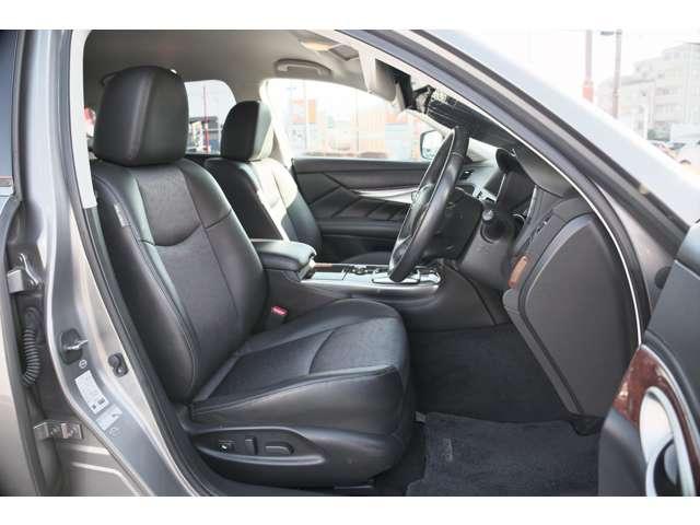 フーガハイブリッド ３．５　Ａパッケージ　ナビＴＶ　キセノン　クルコン　ＢＳモニタ　サイドカメラ　オートクルーズ　ＥＴＣ　ドラレコ　ＨＤＤナビ　アルミ　盗難防止システム　キーフリー　アイドリングストップ　オートエアコン　インテリジェントキ－　Ｂカメラ（15枚目）