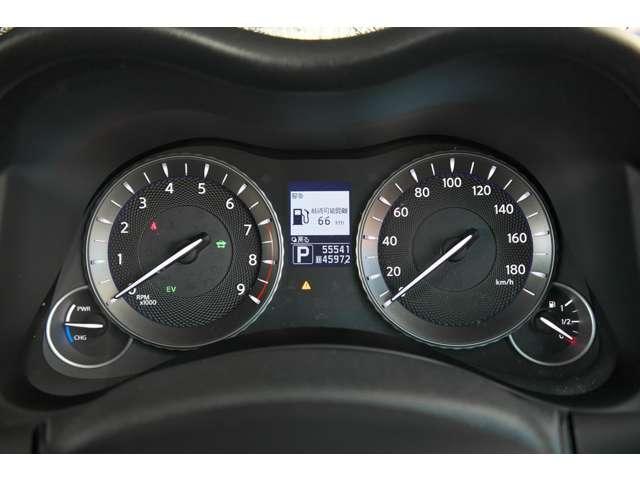 フーガハイブリッド ３．５　Ａパッケージ　ナビＴＶ　キセノン　クルコン　ＢＳモニタ　サイドカメラ　オートクルーズ　ＥＴＣ　ドラレコ　ＨＤＤナビ　アルミ　盗難防止システム　キーフリー　アイドリングストップ　オートエアコン　インテリジェントキ－　Ｂカメラ（17枚目）