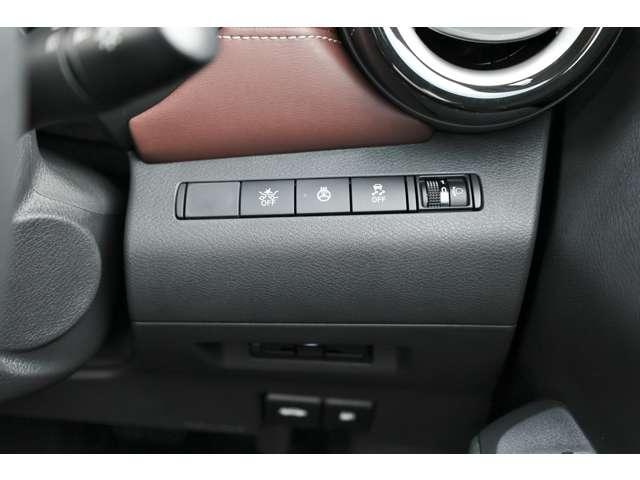 キックス １．２Ｘ　ＦＯＵＲ　スタイルエディション　衝突軽減　ＬＥＤ　全方位カメラ　スマートキー　車線逸脱警報　４ＷＤ　ドライブレコーダー　バックカメラ　ＥＴＣ　アルミホイール　メモリーナビ　ワンオーナー　オートエアコン　アイドリングストップ（14枚目）