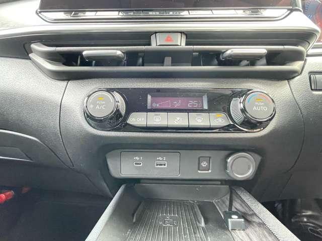 オーラ １．２　Ｇ　レザーエディション　プロパイ　純正ナビ　アラモニ　ＢＯＳＥ　ワンオーナ　追突防止　レーダークルーズ　本革　車線逸脱警報装置　ＬＥＤ　盗難防止　記録簿　バックモニター　ＥＴＣ　インテリジェントキー　メモリーナビゲーション　ＡＷ　キーレスエントリー　オートエアコン（12枚目）