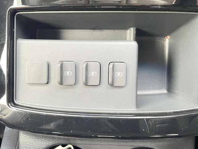 エルグランド 2.5 250ハイウェイスターS 純正ナビ 後席モニター 両オートスライド アルミホイル 点検記録簿 両側パワ-スライドドア 360カメラ ドライブレコーダ ワンオ-ナ-車 サイドカメラ クルコン インテリキー Bカメラ LEDヘッドランプ サイドカーテンエアバック 盗難防止(14枚目)