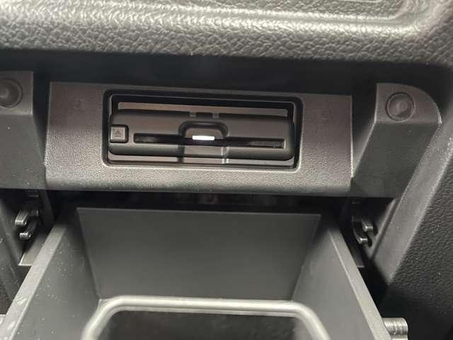 エルグランド 2.5 250ハイウェイスターS 純正ナビ 後席モニター 両オートスライド アルミホイル 点検記録簿 両側パワ-スライドドア 360カメラ ドライブレコーダ ワンオ-ナ-車 サイドカメラ クルコン インテリキー Bカメラ LEDヘッドランプ サイドカーテンエアバック 盗難防止(17枚目)