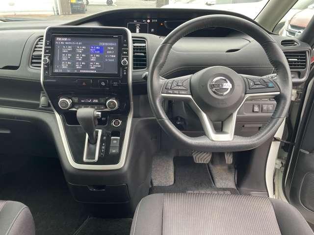 セレナ 2.0 ハイウェイスター VセレクションII プロパイ 純正デカナビ 後席モニタ AVM バックモニタ 全周囲モニタ アイスト インテリキー LEDライト ETC車載器 記録簿 ドライブレコーダー メモリ-ナビ アルミ TVナビ エアバック ABS Wエアバッグ パワーウィンドウ(3枚目)