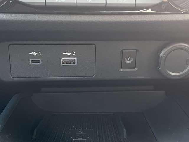 ノート 1.2 X 純正ナビ アラウンドビュー プロパイロット リアカメラ 衝突被害軽減ブレ-キ 全方位カメラ ETC付 アルミ LEDヘッドライト レーダークルーズ レーンアシスト インテリジェントキー ワンオーナー アイドリングストップ 整備記録簿 TVナビ(10枚目)