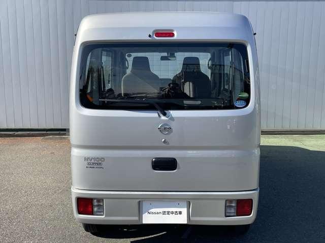 NV100クリッパーバン 660 DX ハイルーフ 5AGS車 助手席エアバック パワステ付き 運転席エアバック エアコン 整備記録簿(8枚目)