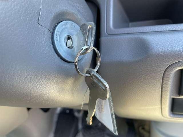 NV100クリッパーバン 660 DX ハイルーフ 5AGS車 助手席エアバック パワステ付き 運転席エアバック エアコン 整備記録簿(15枚目)