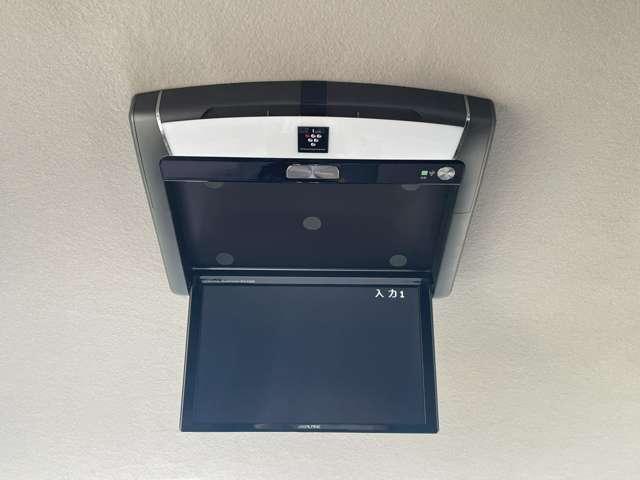 セレナ ２．０　ハイウェイスター　Ｓ－ＨＹＢＲＩＤ　スマートエントリー　オートクルーズ　ドライブレコーダー　ＥＴＣ　アルミホイール　メモナビ　ＡＢＳ　ナビＴＶ　キーレス　パワーウィンドウ　助手席エアバック　パワーステアリング　運転席エアバック（8枚目）