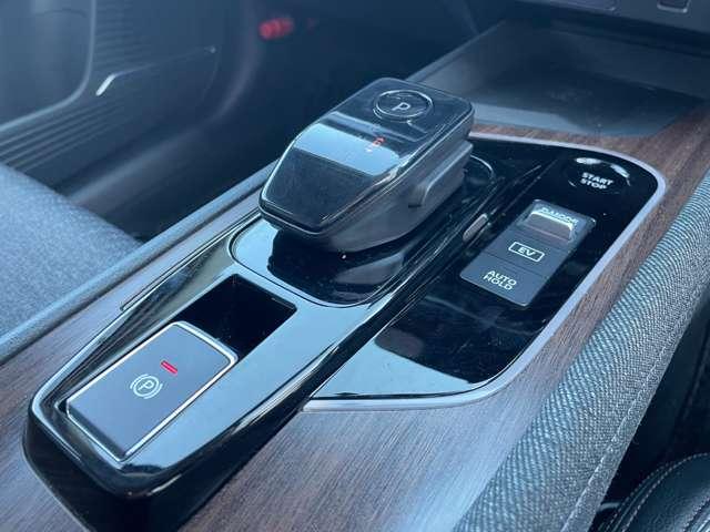 オーラ １．２　Ｇ　純正ナビ　アラモニ　ＢＯＳＥ　プロパイロット　自動（被害軽減）ブレーキ　ＬＥＤ　ＬＫＡ　サイドカメラ　ＥＴＣ　ドライブレコーダー　カーテンエアバッグ　イモビライザー　アルミホイール　インテリジェントキー　パワーウィンドウ　ワンオーナー　ナビＴＶ（18枚目）