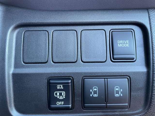 セレナ １．２　ｅ－ＰＯＷＥＲ　ハイウェイスター　Ｖ　プロパイロット　純正デカナビ　アラモニ　３６０°カメラ　エマジェンシーブレーキ　１オナ　スマキー　バックカメラ　ＬＥＤ　レーンアシスト　点検記録簿付　ＥＴＣ　ドラレコ　イモビ　サイドカーテンエアバック　フルオートエアコン　アルミホイール（5枚目）