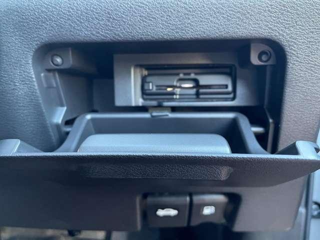 セレナ １．２　ｅ－ＰＯＷＥＲ　ハイウェイスター　Ｖ　プロパイロット　純正デカナビ　アラモニ　３６０°カメラ　エマジェンシーブレーキ　１オナ　スマキー　バックカメラ　ＬＥＤ　レーンアシスト　点検記録簿付　ＥＴＣ　ドラレコ　イモビ　サイドカーテンエアバック　フルオートエアコン　アルミホイール（7枚目）