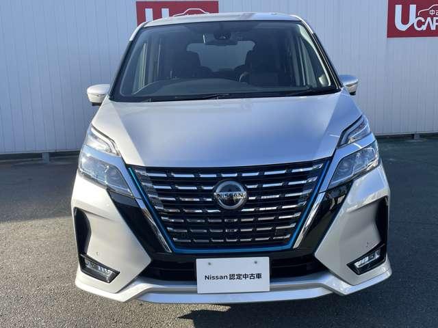 セレナ １．２　ｅ－ＰＯＷＥＲ　ハイウェイスター　Ｖ　プロパイロット　純正デカナビ　アラモニ　３６０°カメラ　エマジェンシーブレーキ　１オナ　スマキー　バックカメラ　ＬＥＤ　レーンアシスト　点検記録簿付　ＥＴＣ　ドラレコ　イモビ　サイドカーテンエアバック　フルオートエアコン　アルミホイール（9枚目）