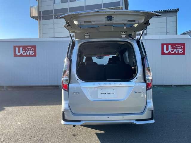 セレナ １．２　ｅ－ＰＯＷＥＲ　ハイウェイスター　Ｖ　プロパイロット　純正デカナビ　アラモニ　３６０°カメラ　エマジェンシーブレーキ　１オナ　スマキー　バックカメラ　ＬＥＤ　レーンアシスト　点検記録簿付　ＥＴＣ　ドラレコ　イモビ　サイドカーテンエアバック　フルオートエアコン　アルミホイール（11枚目）