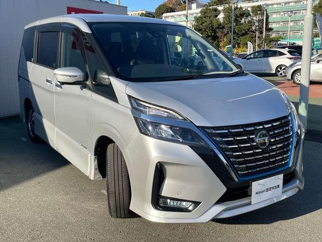 セレナ １．２　ｅ－ＰＯＷＥＲ　ハイウェイスター　Ｖ　プロパイロット　純正デカナビ　アラモニ　３６０°カメラ　エマジェンシーブレーキ　１オナ　スマキー　バックカメラ　ＬＥＤ　レーンアシスト　点検記録簿付　ＥＴＣ　ドラレコ　イモビ　サイドカーテンエアバック　フルオートエアコン　アルミホイール（18枚目）