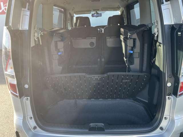 セレナ １．２　ｅ－ＰＯＷＥＲ　ハイウェイスター　Ｖ　プロパイロット　純正デカナビ　アラモニ　３６０°カメラ　エマジェンシーブレーキ　１オナ　スマキー　バックカメラ　ＬＥＤ　レーンアシスト　点検記録簿付　ＥＴＣ　ドラレコ　イモビ　サイドカーテンエアバック　フルオートエアコン　アルミホイール（20枚目）