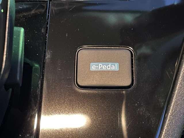 サクラ X 純正ナビ アラウンドビュー アラウンドヴューモニター 運転席エアバック AAC LEDヘッドランプ スマートキー レーンアシスト 盗難防止システム キーレスエントリー ワンオーナー バックモニター パワーステアリング ABS(7枚目)