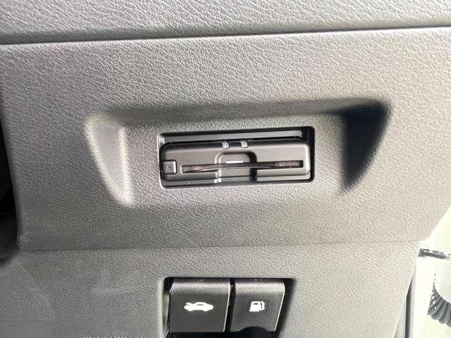 キックス 1.2 X FOUR スタイルエディション(e-POWER) 4WD プロパイロット 純正ナビ アラウンドビュー 衝突軽減 LED 全方位カメラ スマートキー 車線逸脱警報 4WD ドライブレコーダー バックカメラ ETC アルミホイール メモリーナビ ワンオーナー オートエアコン(10枚目)