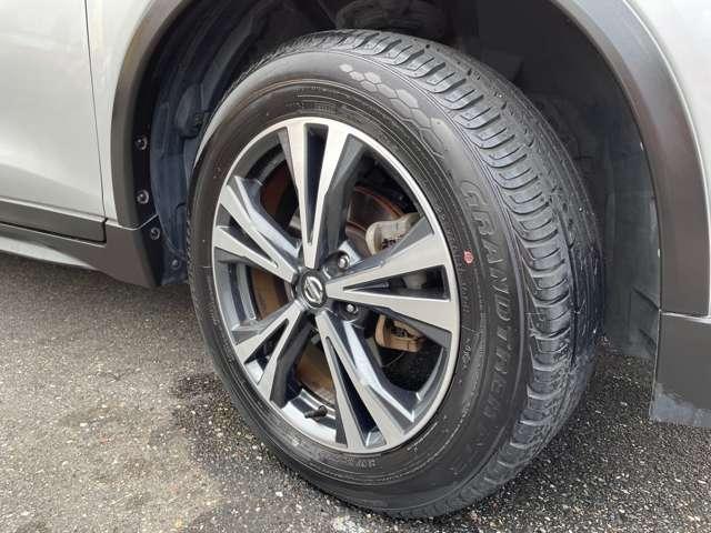 エクストレイル 2.0 20Xi 2列車 プロパイ 純正メモリーナビ AVM アイドリングストップ車 LEDヘットライト Rカメラ 盗難防止装置 インテリキー レーンキープアシスト ETC ドライブレコーダー 記録簿 キーフリー TVナビ オートエアコン アルミホイール ABS(16枚目)