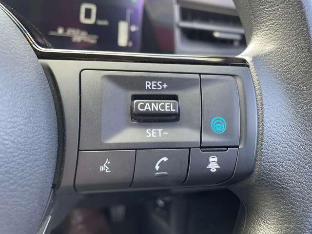 ノート １．２　Ｘ　当社試乗車　プロパイ　日産コネクトナビ　ＡＶＭ　リアカメラ　衝突被害軽減ブレ－キ　全方位カメラ　ＥＴＣ付　アルミ　ＬＥＤヘッドライト　レーダークルーズ　レーンアシスト　インテリジェントキー　ワンオーナー　アイドリングストップ　整備記録簿　ＴＶナビ（7枚目）