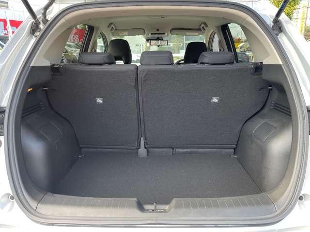 ノート １．２　Ｘ　当社試乗車　プロパイ　日産コネクトナビ　ＡＶＭ　リアカメラ　衝突被害軽減ブレ－キ　全方位カメラ　ＥＴＣ付　アルミ　ＬＥＤヘッドライト　レーダークルーズ　レーンアシスト　インテリジェントキー　ワンオーナー　アイドリングストップ　整備記録簿　ＴＶナビ（11枚目）