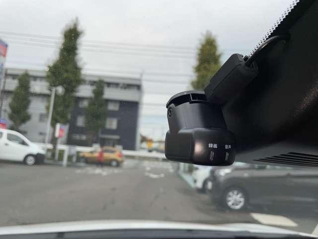 ノート 1.2 X ワンオーナー 純正メモリーナビ AVM ドラレコ リアカメラ 衝突被害軽減ブレ-キ 全方位カメラ ETC付 LEDヘッドライト レーンアシスト インテリジェントキー ワンオーナー ドラレコ 整備記録簿 盗難防止システム ワンセグTV TVナビ ABS(8枚目)