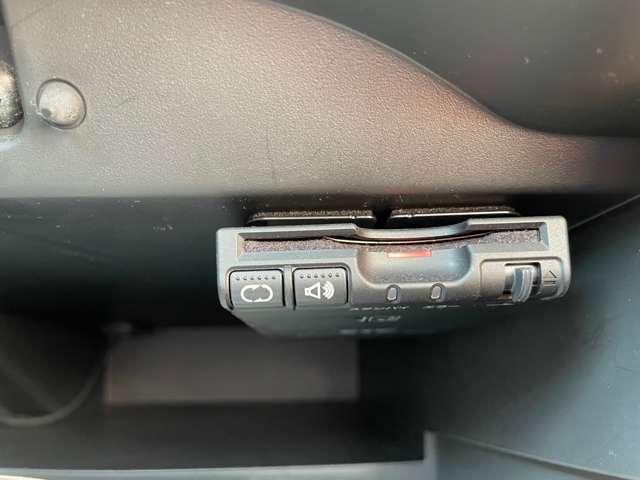 ノート １．２　Ｘ　純正メモリーナビ　バックカメラ　フルセグＴＶ　レーダーブレーキサポート　ＥＴＣ搭載　１オーナー車　記録簿付き　スマトキー　セキュリティーアラーム　キーレス　運転席助手席エアバッグ　ナビＴＶ　フルセグ　バックカメラ　エアコン　パワーウィンドウ（9枚目）