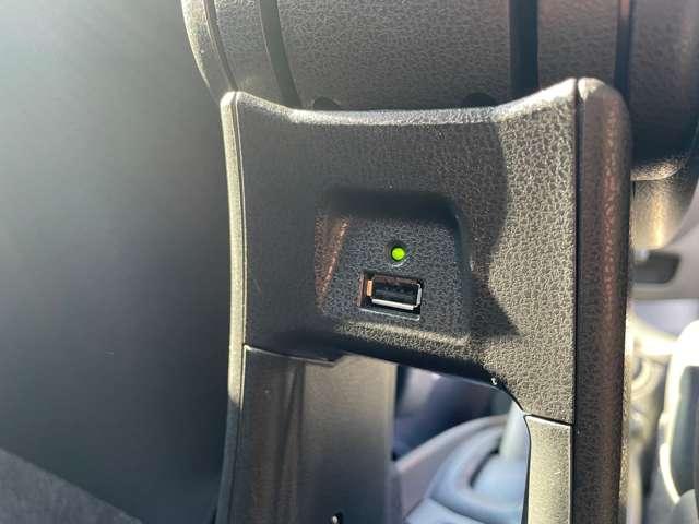 ノート １．２　Ｘ　純正メモリーナビ　バックカメラ　フルセグＴＶ　レーダーブレーキサポート　ＥＴＣ搭載　１オーナー車　記録簿付き　スマトキー　セキュリティーアラーム　キーレス　運転席助手席エアバッグ　ナビＴＶ　フルセグ　バックカメラ　エアコン　パワーウィンドウ（10枚目）