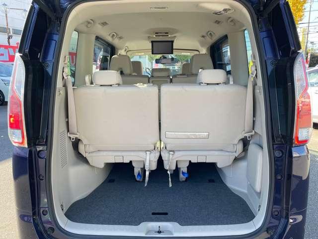 セレナ ２．０　Ｘ　ワンオーナー純正メモリーナビ・フルセグＴＶ　３６０度カメラ　ワンオ－ナ－車　インテリジェントキー　サイドカメラ　Ａストップ　ＥＴＣ　ドラレコ　レーンキープ　記録簿　キーレス　メモナビ　フルセグテレビ　パワーウインドウ　ナビＴＶ　ＡＢＳ　エアコン（14枚目）