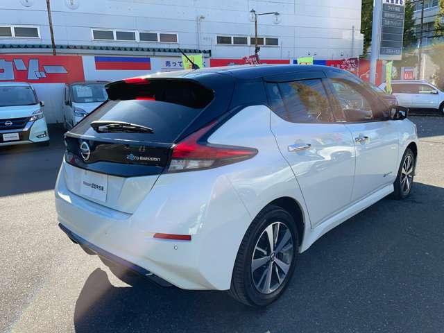 リーフ e+ X 純正(メーカー)メモリーナビ・フルセグTV AVM ワンオ-ナ-車 寒冷地 LEDライト アダプティブクルーズコントロール ドラレコ ETC インテリキー バックカメラ 点検記録簿 メモリーナビ オートエアコン サイドエアバック Wエアバック AW(2枚目)