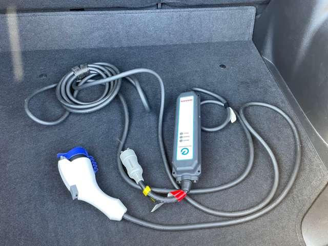 リーフ e+ X 純正(メーカー)メモリーナビ・フルセグTV AVM ワンオ-ナ-車 寒冷地 LEDライト アダプティブクルーズコントロール ドラレコ ETC インテリキー バックカメラ 点検記録簿 メモリーナビ オートエアコン サイドエアバック Wエアバック AW(10枚目)