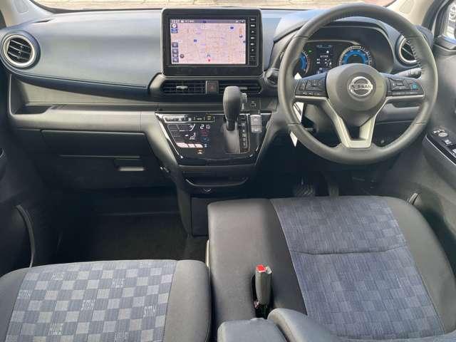 視認性、操作性に優れたインパネ周り☆