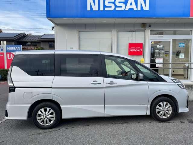 セレナ 2.0 ハイウェイスター V 4WD プロパイロット/後席モニター メンテナンスノート 衝突被害軽減 車線逸脱防止 LEDライト ワンオーナー フルオートエアコン バックモニター ドラレコ インテリジェントキー ETC アイドリングストップ 4WD アルミホイール(15枚目)