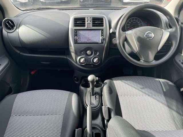 マーチ １．２　Ｘ　ＦＯＵＲ　Ｖセレクション　４ＷＤ　純正メモリーナビ／バックモニター　ナビＴＶ　パートタイム４ＷＤ　ドラレコ　メモリーナビ　スマートキー　オートエアコン　助手席エアバッグ　運転席エアバッグ　ＡＢＳ　パワーウインドウ　盗難防止装置　パワーステアリング　リアカメラ（3枚目）