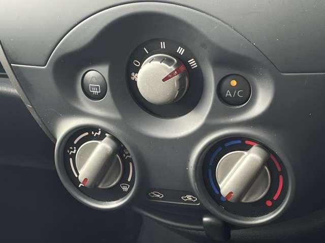 マーチ １．２　Ｘ　ＦＯＵＲ　Ｖセレクション　４ＷＤ　純正メモリーナビ／バックモニター　ナビＴＶ　パートタイム４ＷＤ　ドラレコ　メモリーナビ　スマートキー　オートエアコン　助手席エアバッグ　運転席エアバッグ　ＡＢＳ　パワーウインドウ　盗難防止装置　パワーステアリング　リアカメラ（10枚目）