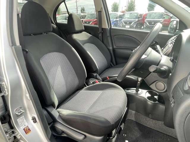 マーチ １．２　Ｘ　ＦＯＵＲ　Ｖセレクション　４ＷＤ　純正メモリーナビ／バックモニター　ナビＴＶ　パートタイム４ＷＤ　ドラレコ　メモリーナビ　スマートキー　オートエアコン　助手席エアバッグ　運転席エアバッグ　ＡＢＳ　パワーウインドウ　盗難防止装置　パワーステアリング　リアカメラ（17枚目）