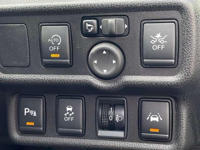 被害軽減ブレーキ装備です！他にアイドリングストップや車線逸脱警報も装備です！