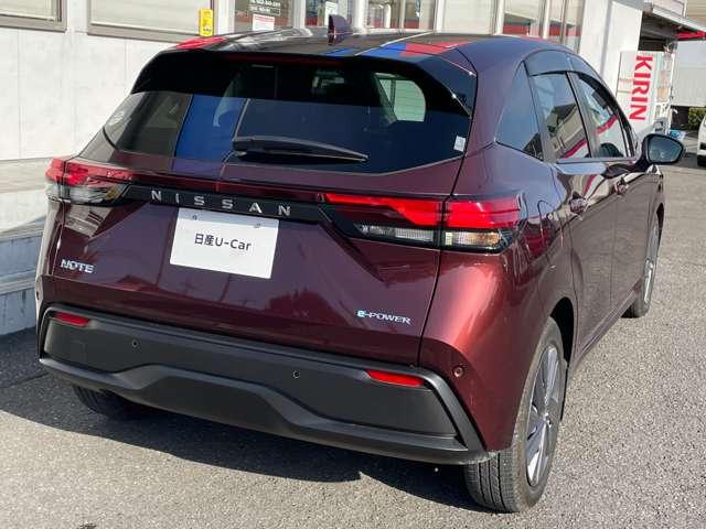 ノート １．２　Ｘ　アラウンドビューモニター／ＳＯＳコール　衝突被害軽減ブレ－キ　全方位カメラ　ＥＴＣ付　ＬＥＤヘッドライト　インテリジェントキー　ワンオーナー　整備記録簿　ワンセグＴＶ　ＴＶナビ　メモリーナビ　パワーウィンドウ　オートエアコン　キーレス（2枚目）