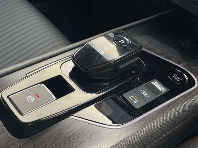 オーラ 1.2 G レザーエディション プロパイロット/BOSEサウンド ワンオーナ 追突防止 レーダークルーズ 車線逸脱警報装置 LED 盗難防止 記録簿 バックモニター ETC インテリジェントキー メモリーナビゲーション AW キーレスエントリー オートエアコン(12枚目)