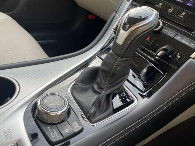 スカイライン 3.0 GT タイプSP サンルーフ/シートヒーター ドラレコ アルミホイール オートクルーズコントロール ナビTV サンルーフ レーンキープ LEDヘッドランプ スマートキー ETC イモビライザー バックカメラ 1オーナー アラウンドモニタ(12枚目)