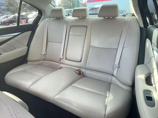 スカイライン 3.0 GT タイプSP サンルーフ/シートヒーター ドラレコ アルミホイール オートクルーズコントロール ナビTV サンルーフ レーンキープ LEDヘッドランプ スマートキー ETC イモビライザー バックカメラ 1オーナー アラウンドモニタ(19枚目)