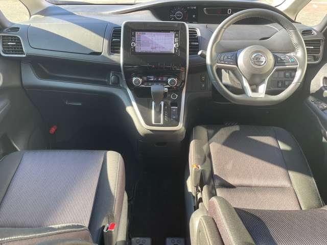 セレナ ２．０　ハイウェイスター　プロパイロット　エディション　純正メモリーナビ／踏み間違いアシスト　インテリジェントクルーズコントロール　メモリナビ　踏み間違い衝突防止　ＬＤＰ　アルミホイール　サイドエアバック　キーレス　ＬＥＤライト　バックカメラ　ＥＴＣ　ナビ＆ＴＶ　ワンセグ　パワーウィンドウ（3枚目）