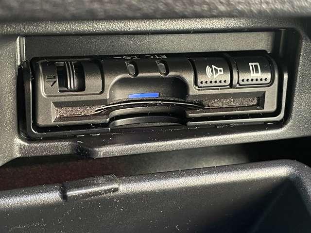 セレナ ２．０　ハイウェイスター　プロパイロット　エディション　純正メモリーナビ／踏み間違いアシスト　インテリジェントクルーズコントロール　メモリナビ　踏み間違い衝突防止　ＬＤＰ　アルミホイール　サイドエアバック　キーレス　ＬＥＤライト　バックカメラ　ＥＴＣ　ナビ＆ＴＶ　ワンセグ　パワーウィンドウ（9枚目）