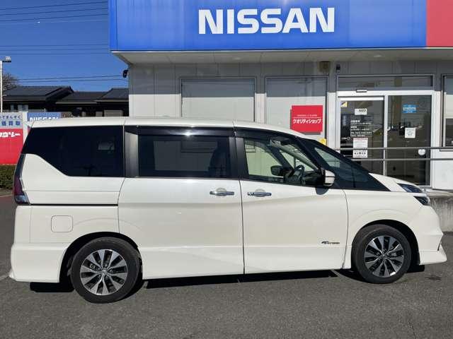 セレナ ２．０　ハイウェイスターＧ　純正メモリーナビ／クルーズコントロール　キーフリー　クルコン　ＥＴＣ装備　ＬＥＤ　スマートキー　パワーウィンドウ　ナビＴＶ　オートエアコン　ドラレコ　エアバッグ　アルミホイール　ＡＢＳ　メモリナビ　パワーステアリング　リアカメラ　ワンセグ（14枚目）